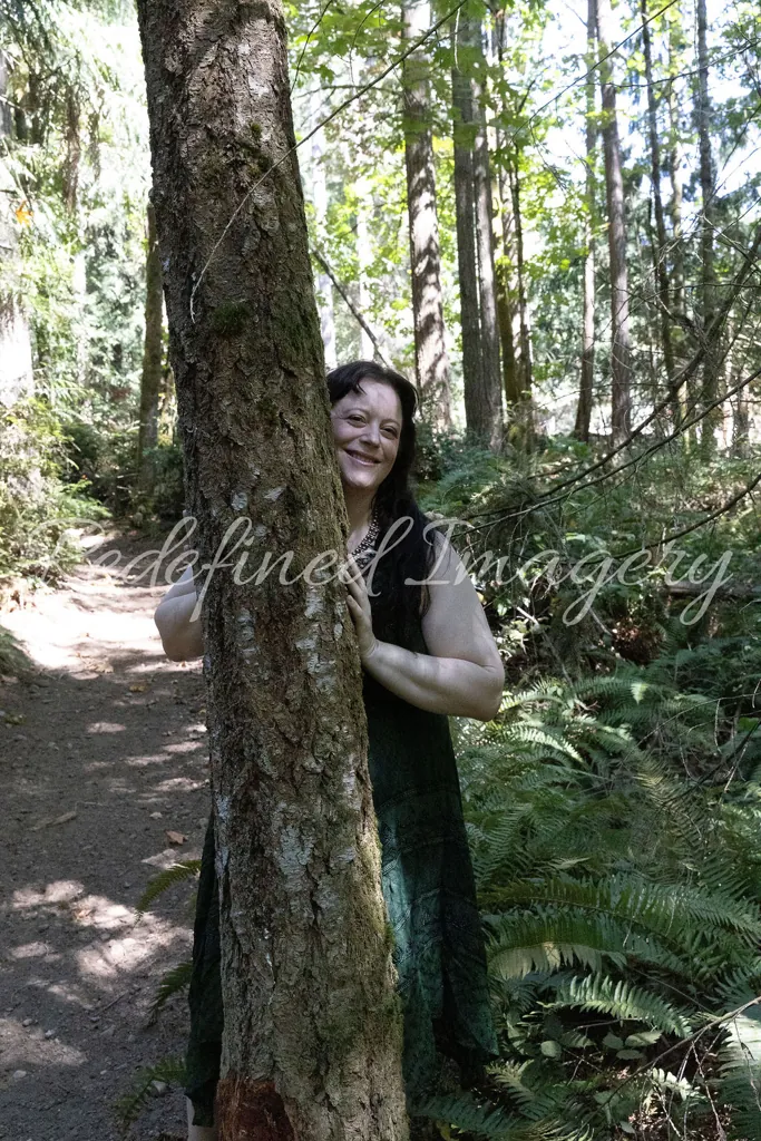 Morgan Nilsen in a leafy garden